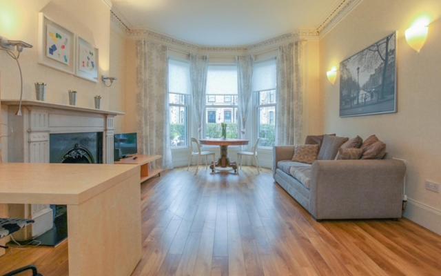 Queens Large 2 Bdr & 1 Bdr Apartments By Belfast City Breaks エクステリア 写真